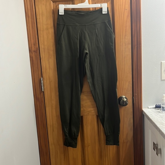 Olive green Lulu align joggers - Picture 3 of 6